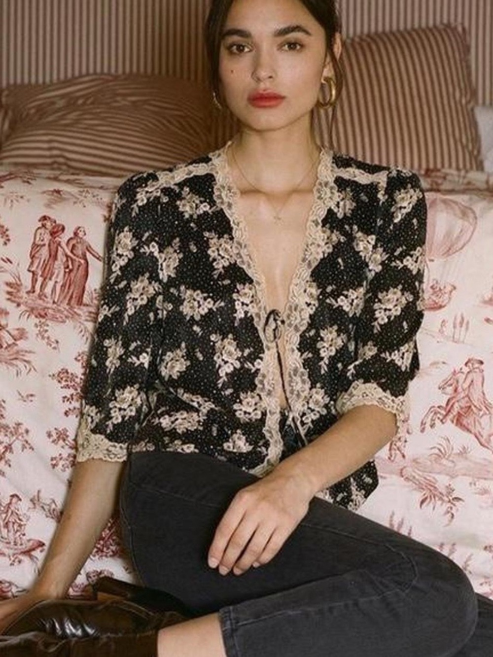 Floral Lace-Trim Open Front Jacket - Black & Tan